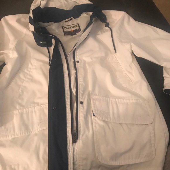 Pacific trail jacket size medium - Picture 3 of 4